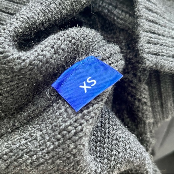 Kit & Ace CABLEKNIT MERINO TURTLENECK SWEATER - Heather Black - Picture 11 of 14